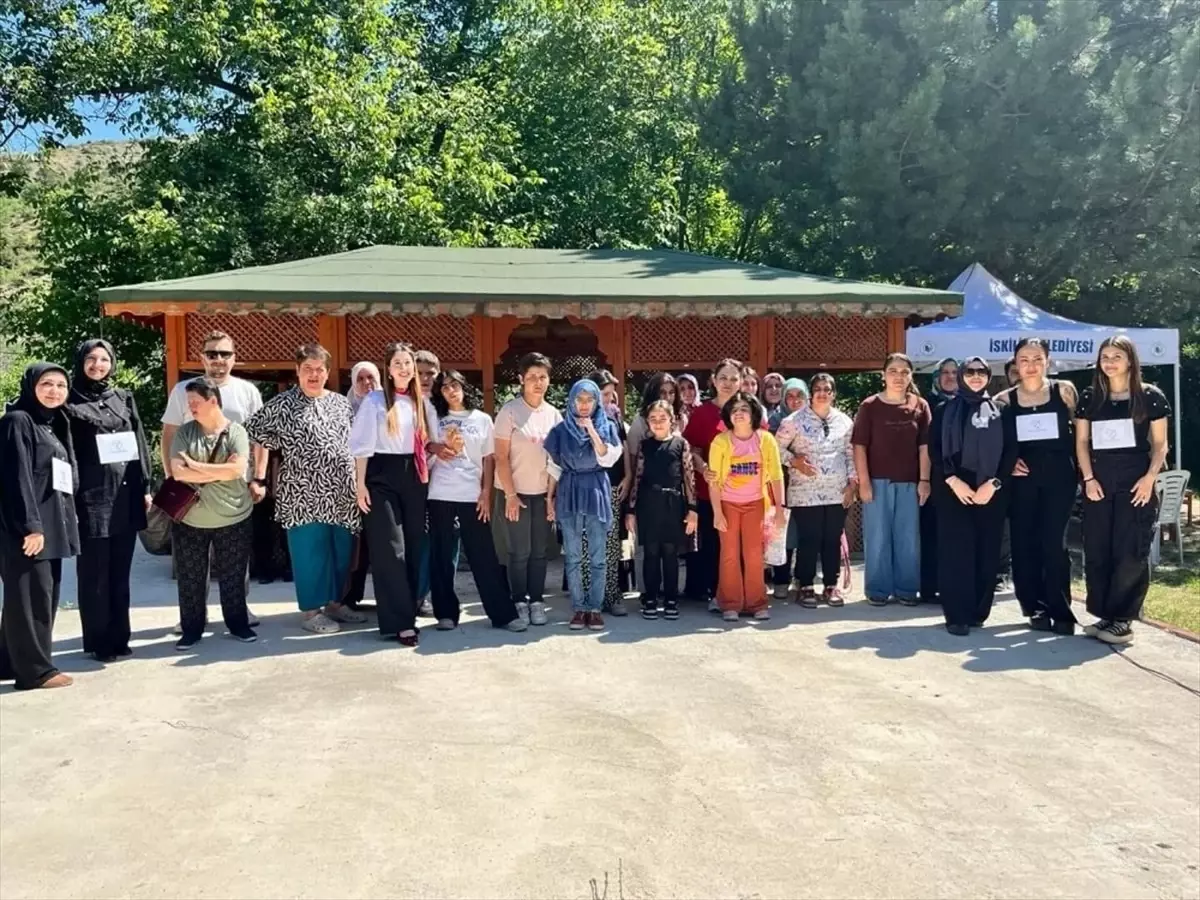 iskilipte-engelli-bireyler-icin-sac-bakim-aktifligi-duzenlendi-vPX2IwcH.jpg