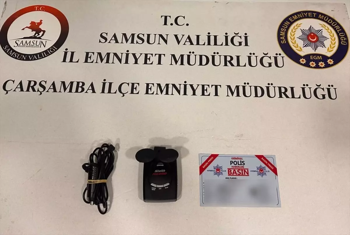 samsunda-aracta-radar-tespit-aygiti-ele-gecirildi-WNbMp935.jpg