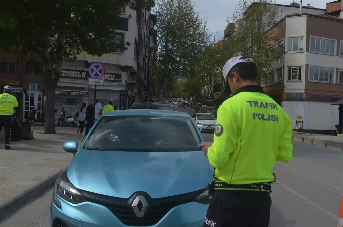 merzifonda-trafik-kontrollerinde-294-arac-men-edildi-ZTXGA1Gv.jpg