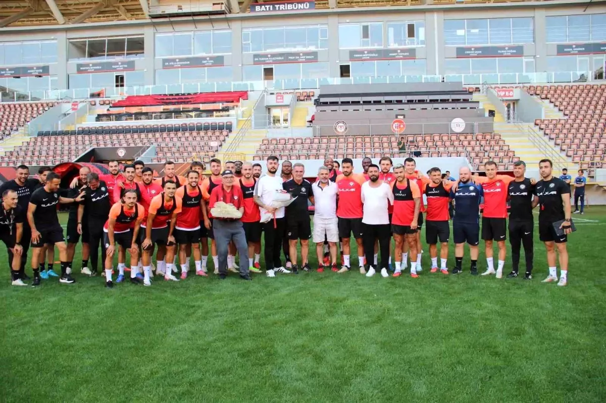 corum-fk-donem-oncesi-hazirliklarini-tamamladi-gaye-sampiyonluk-NtPmHLtW.jpg
