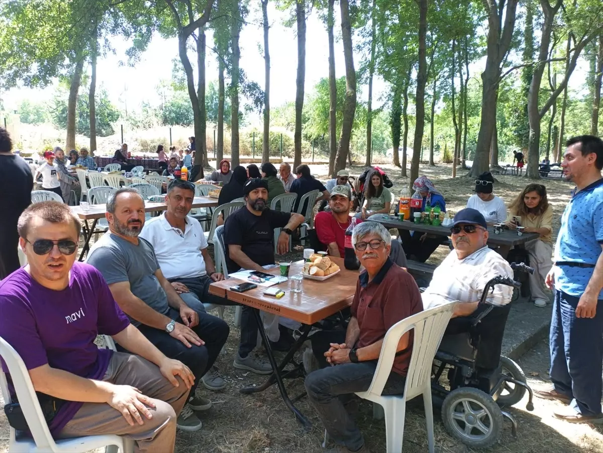 gorme-engelliler-derneginden-kl-sik-piknik-aktifligi-sLbwFPGt.jpg